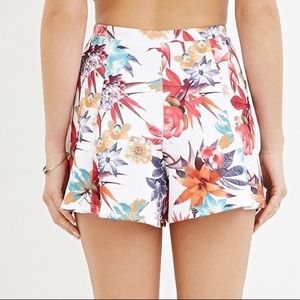 Forever 21 Tropical flared shorts